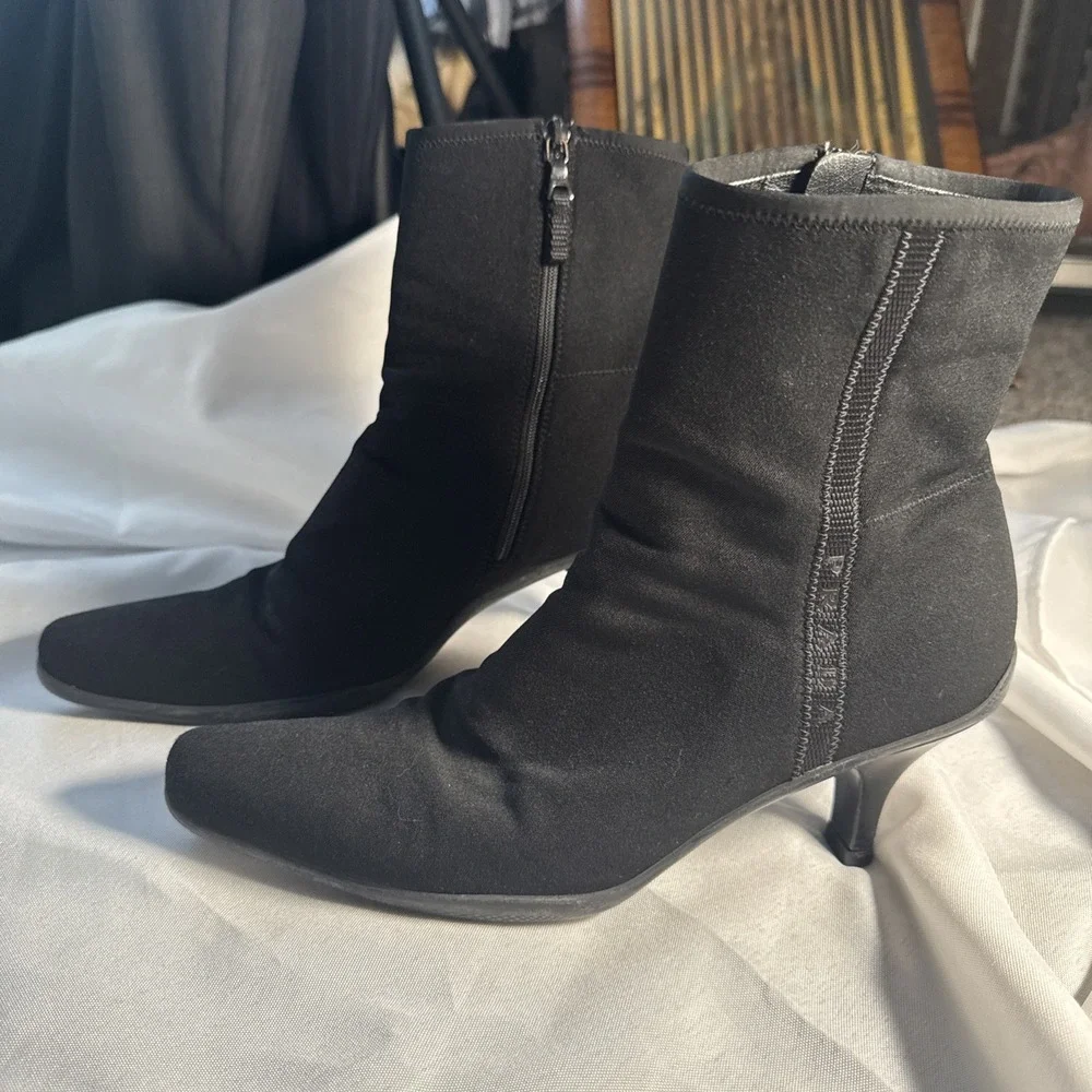 PRADA Italy Black tessuto Nylon Ankle Side. zip Logo size 38 heeled shoes